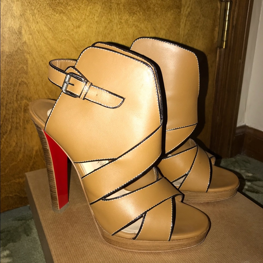 AUTHENTIC Christian Louboutin “Apron Lili” Pump